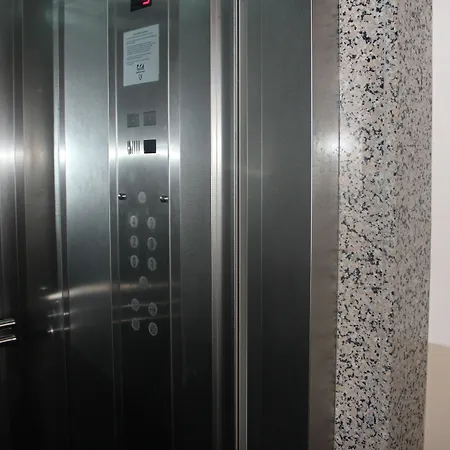 מלון דירות Taksim House 4*